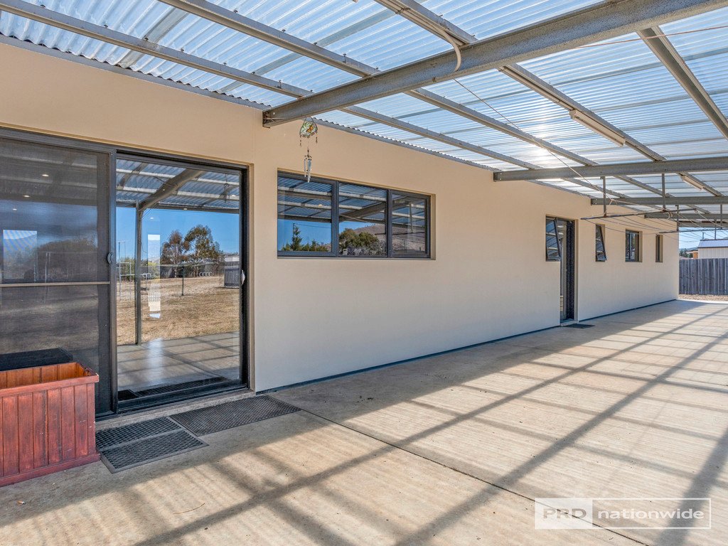 7 Ethan Court BRIGHTON 18