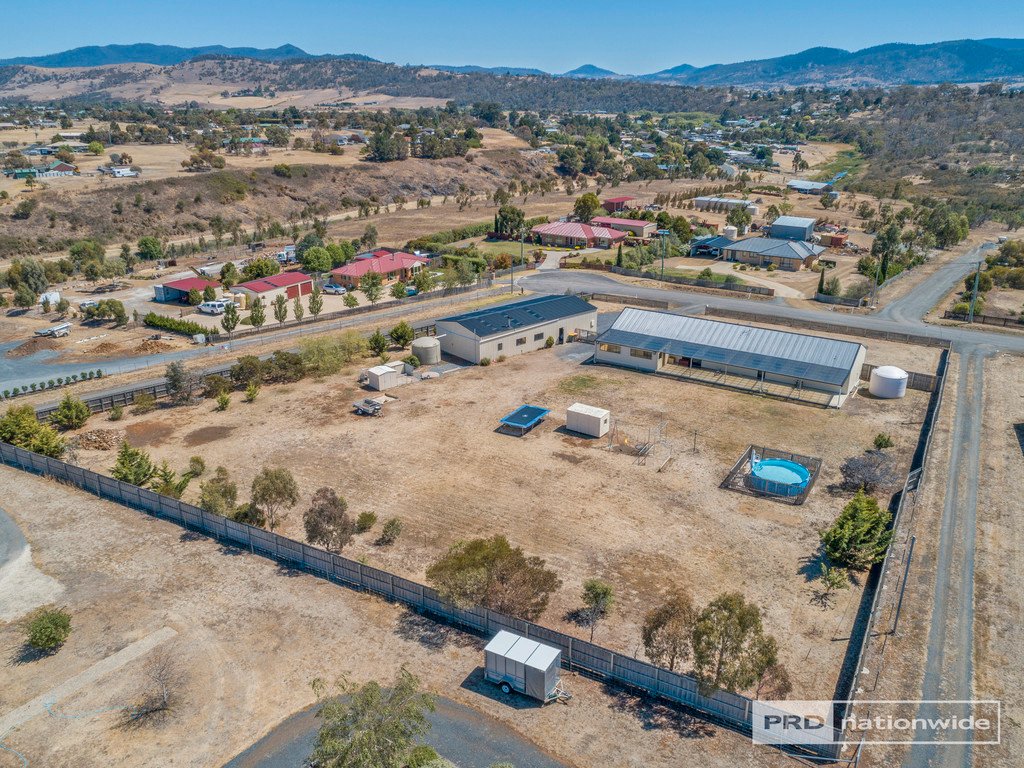 7 Ethan Court BRIGHTON 19