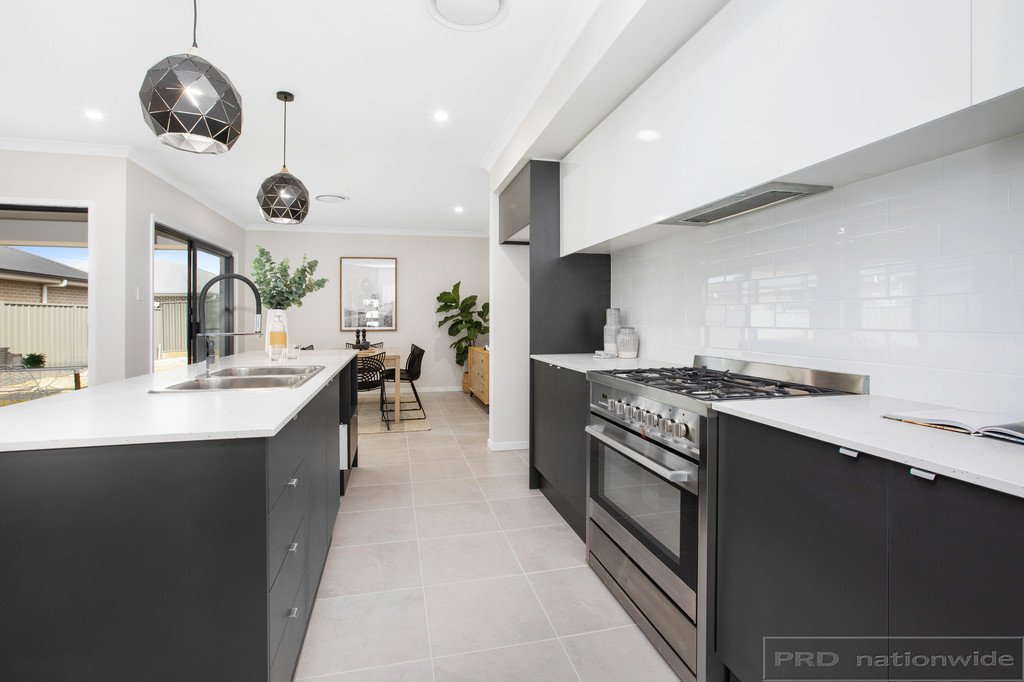 7 Fairway Street RUTHERFORD 6