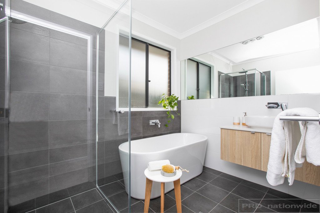 7 Fairway Street RUTHERFORD 18