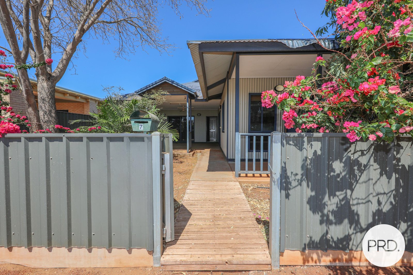 7 Fantail Bend NICKOL 1