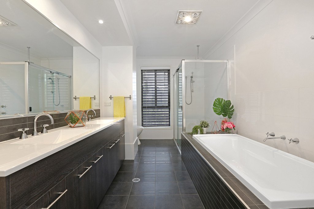 7 Farmhouse Lane HAYWARDS BAY 4