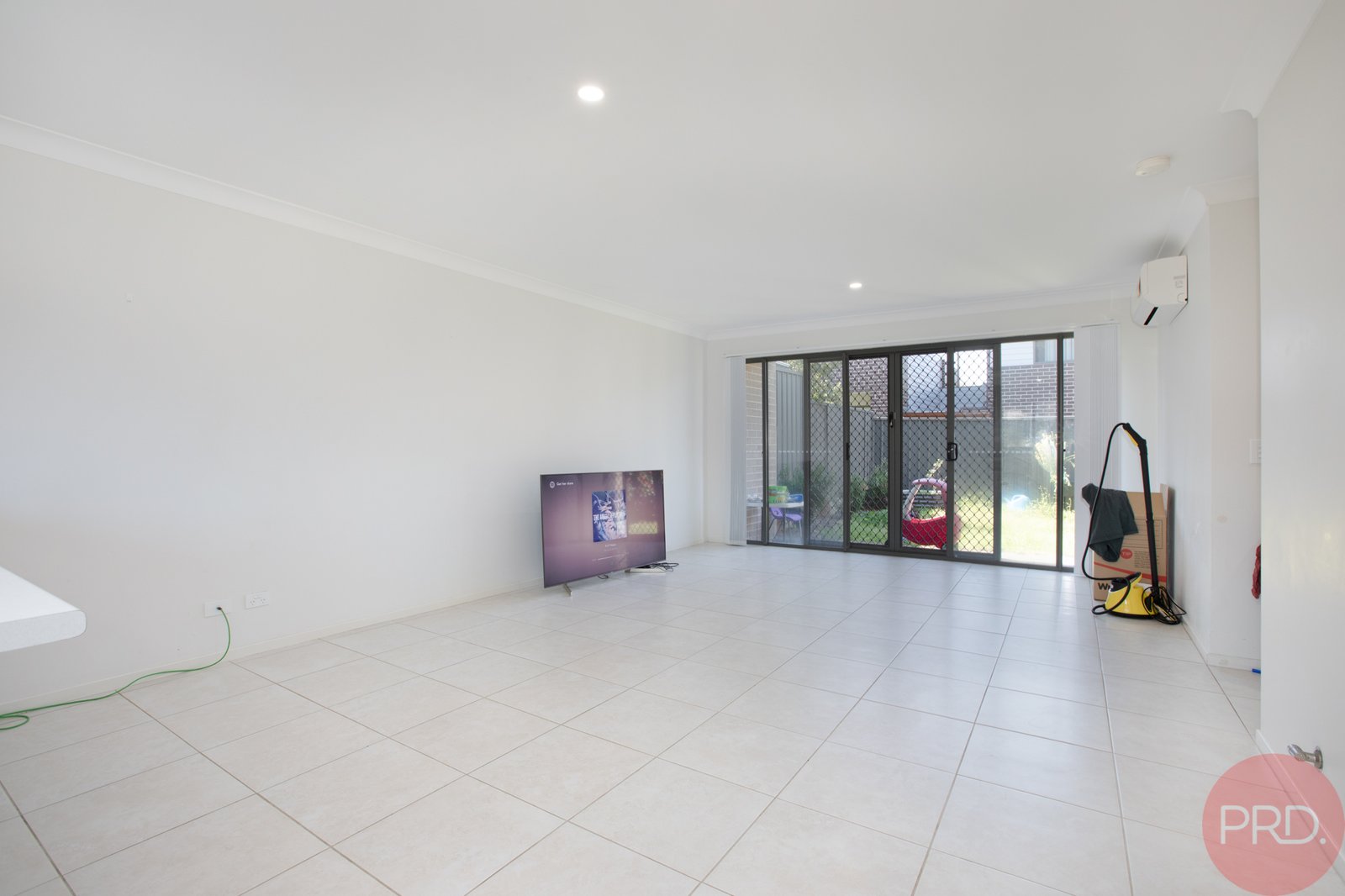 7 Firetail Street THORNTON 2
