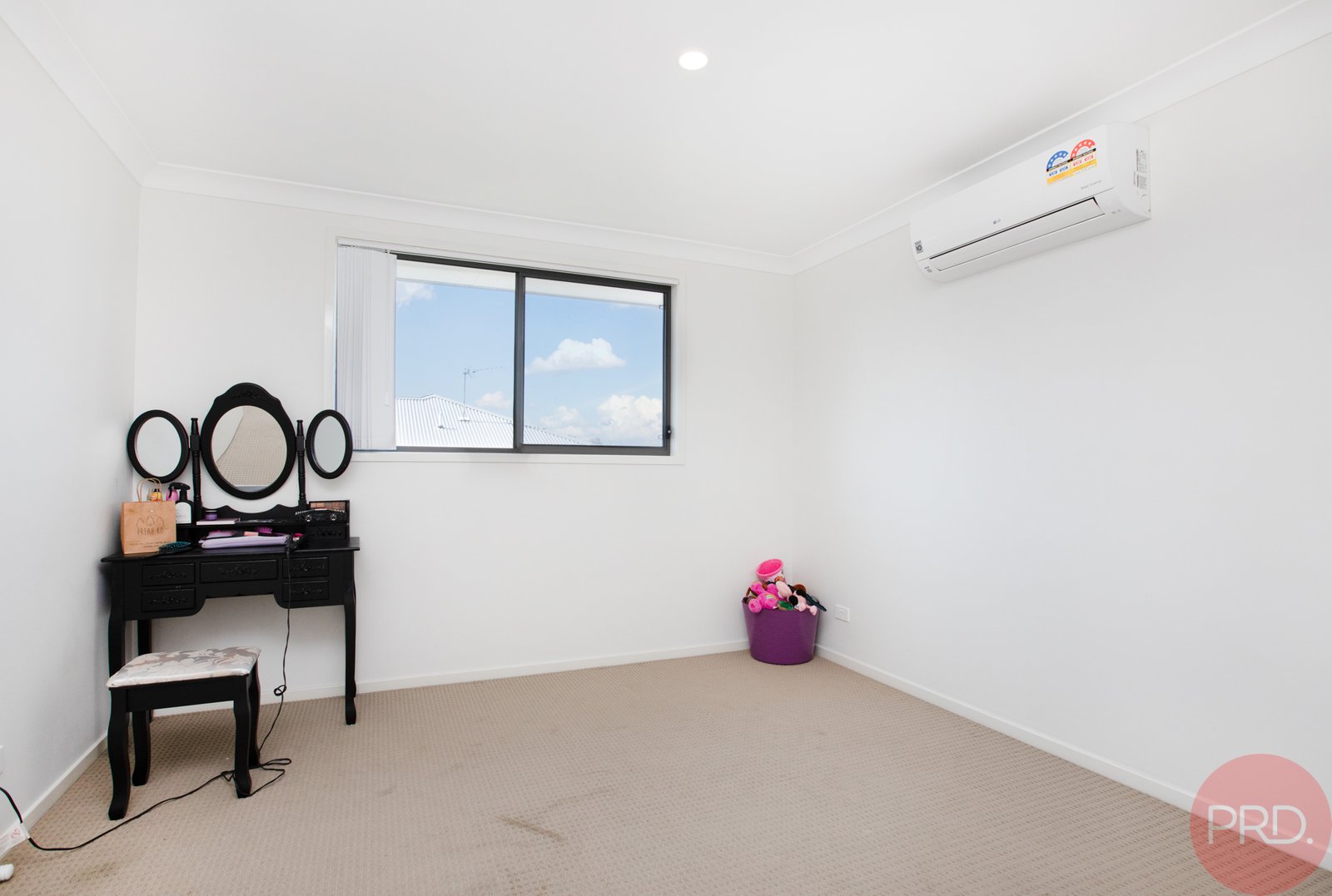 7 Firetail Street THORNTON 6