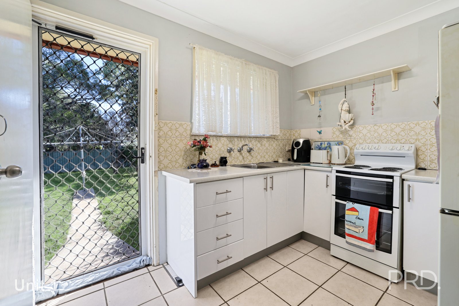 7 Fisher Road TAMWORTH 11