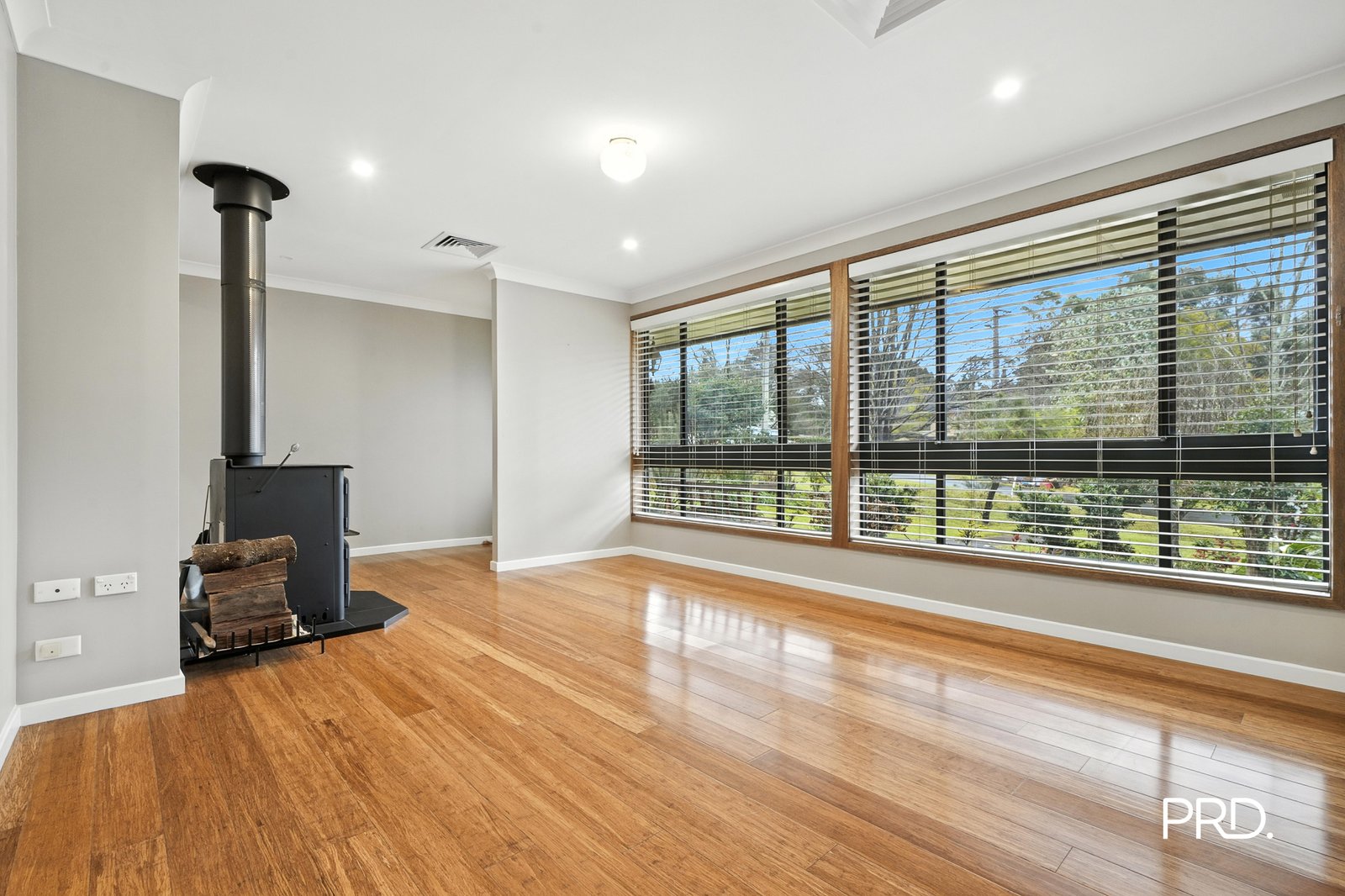7 Forest Glen Road Woodford 2