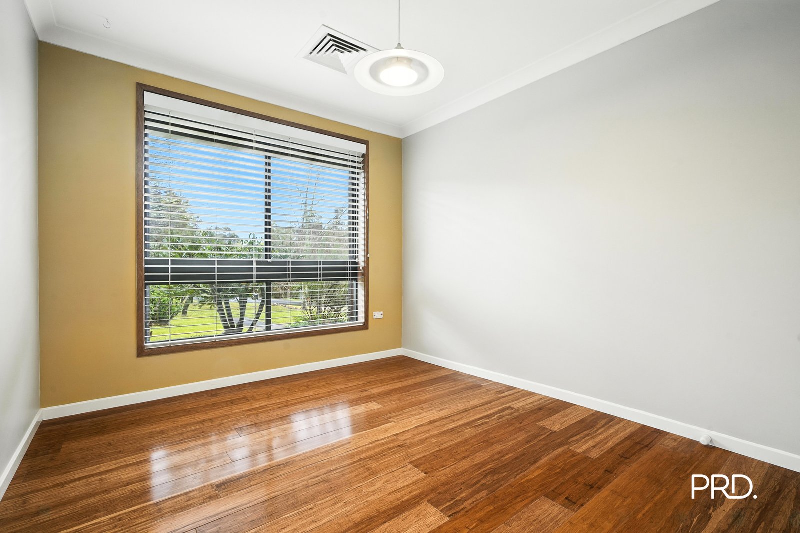7 Forest Glen Road Woodford 8