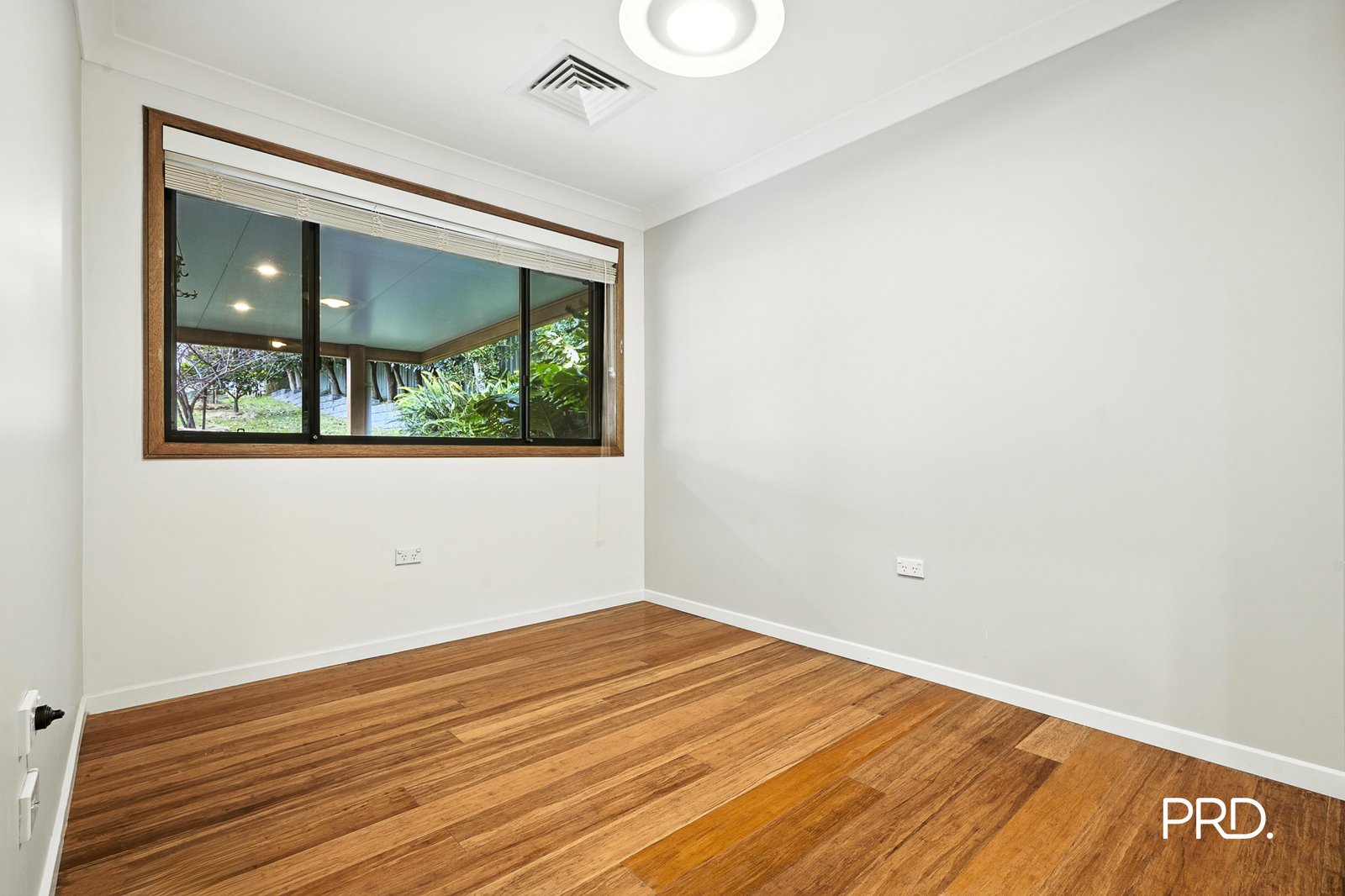 7 Forest Glen Road Woodford 9