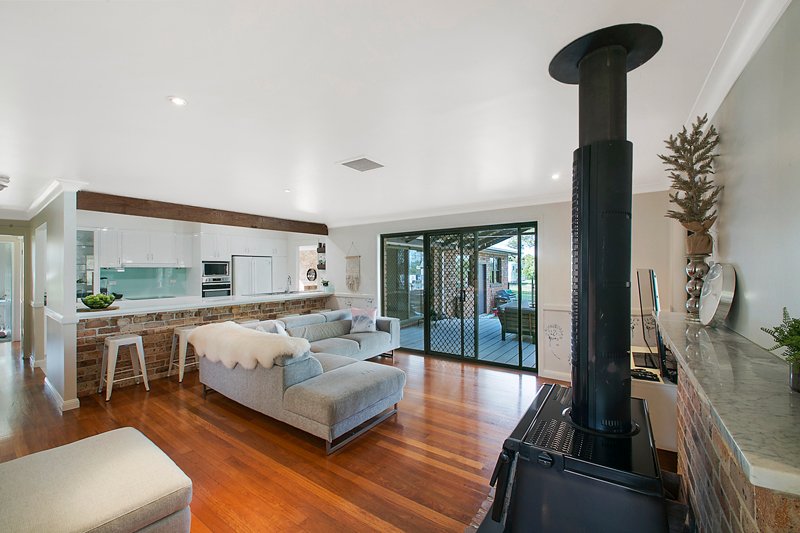 7 Forsythe Parade BLACK HILL 18