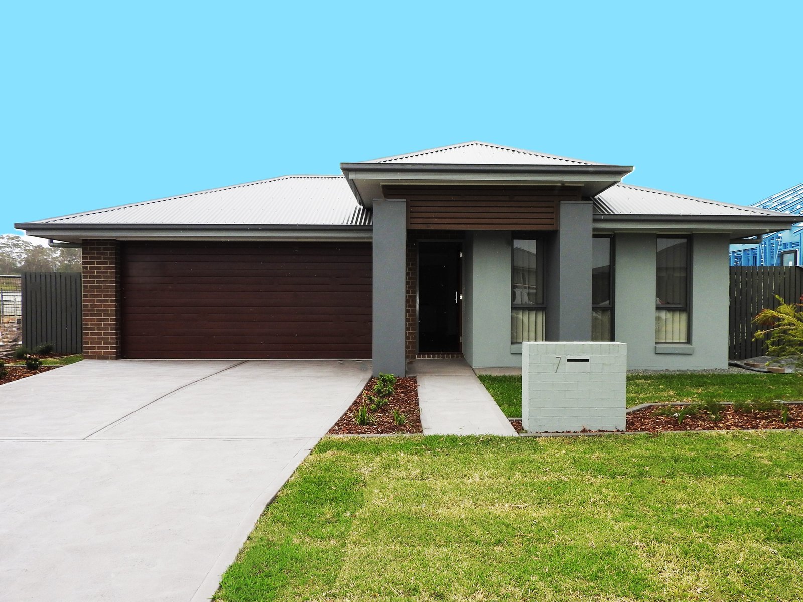 7 Foxtail Street FERN BAY 1