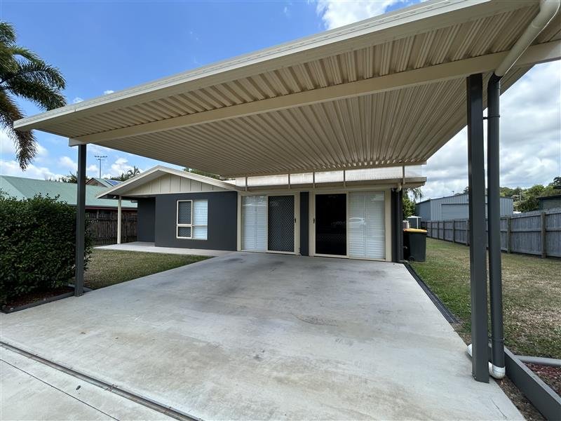 7 Frank Cowley Drive GLENELLA 1