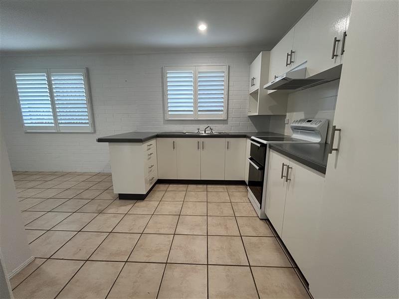 7 Frank Cowley Drive GLENELLA 2