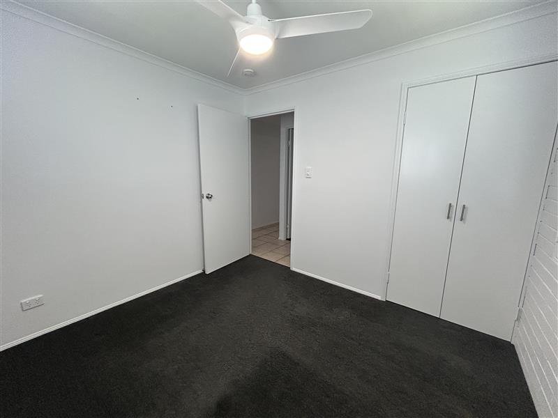 7 Frank Cowley Drive GLENELLA 8