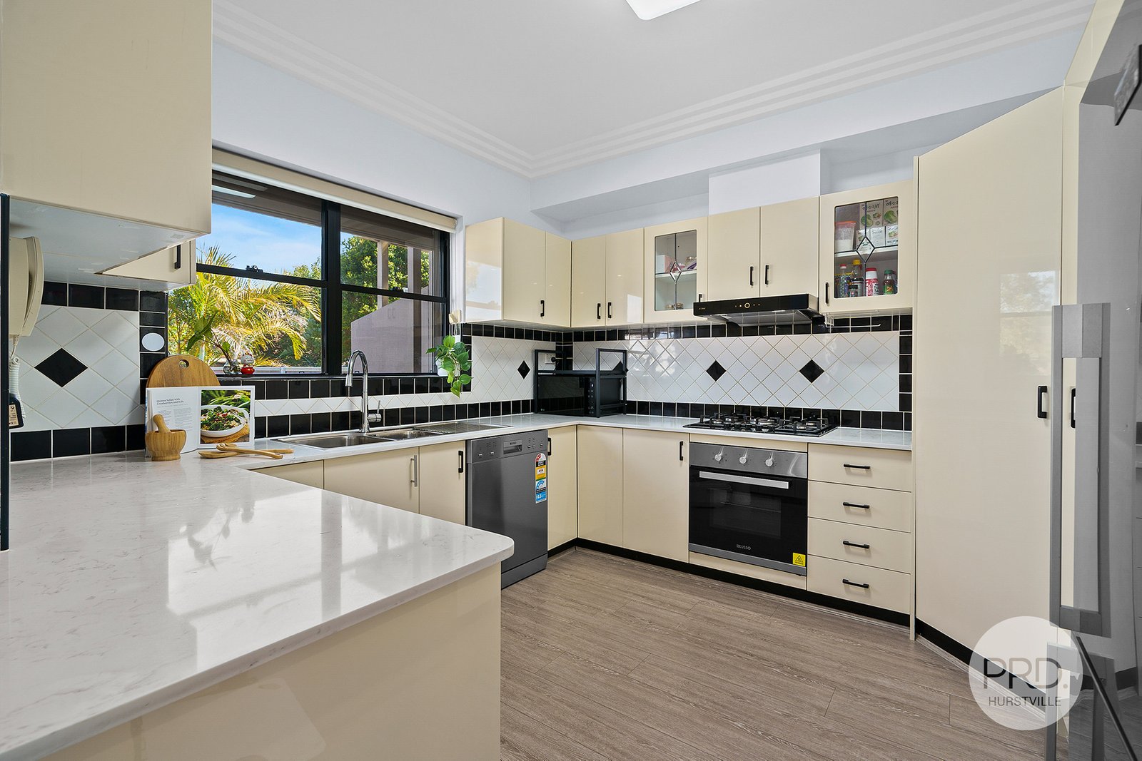 7 Frederick Avenue BEVERLY HILLS 3