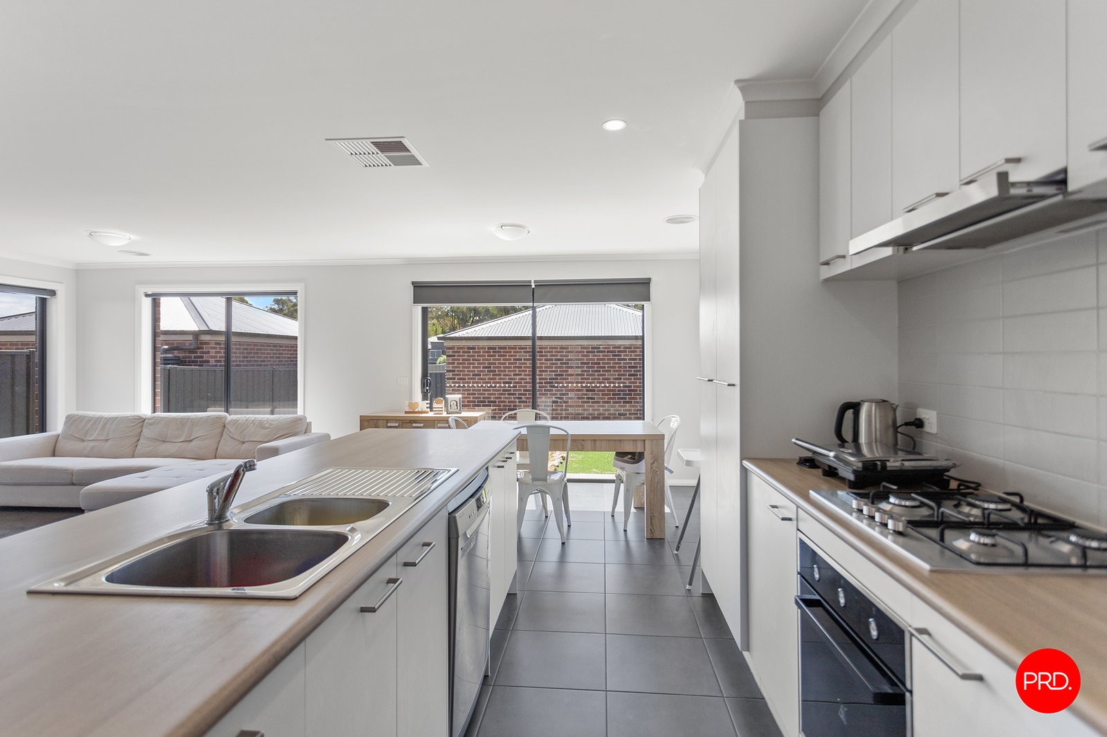 7 Friswell Avenue FLORA HILL 7