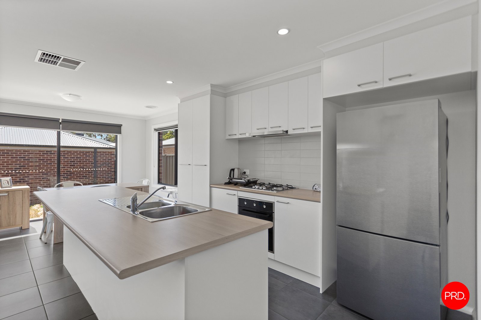 7 Friswell Avenue FLORA HILL 9