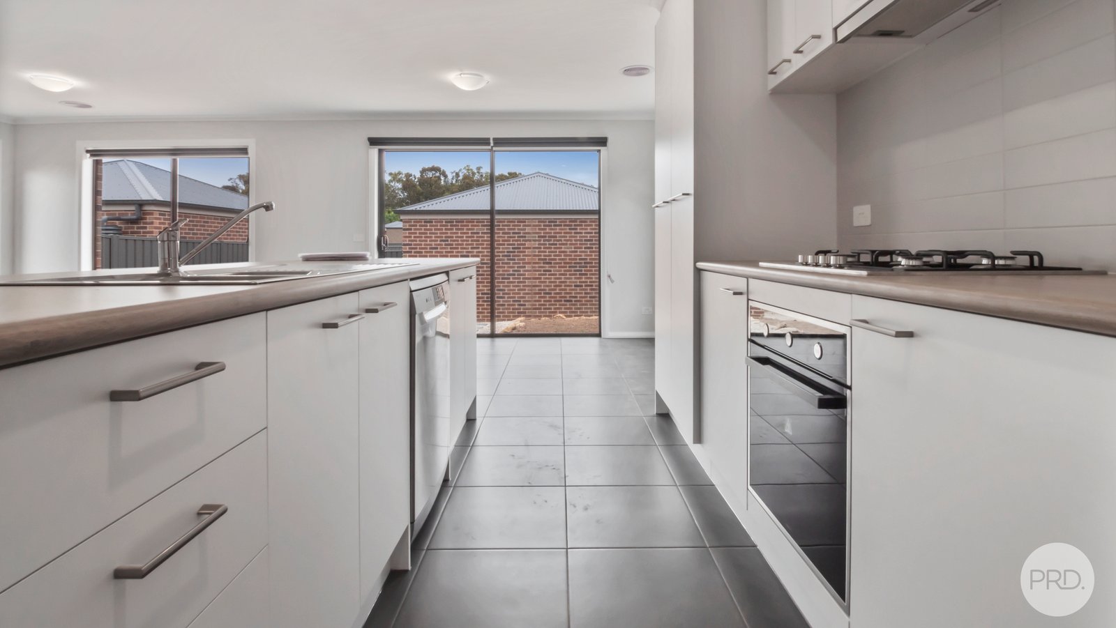 7 Friswell Avenue FLORA HILL 4