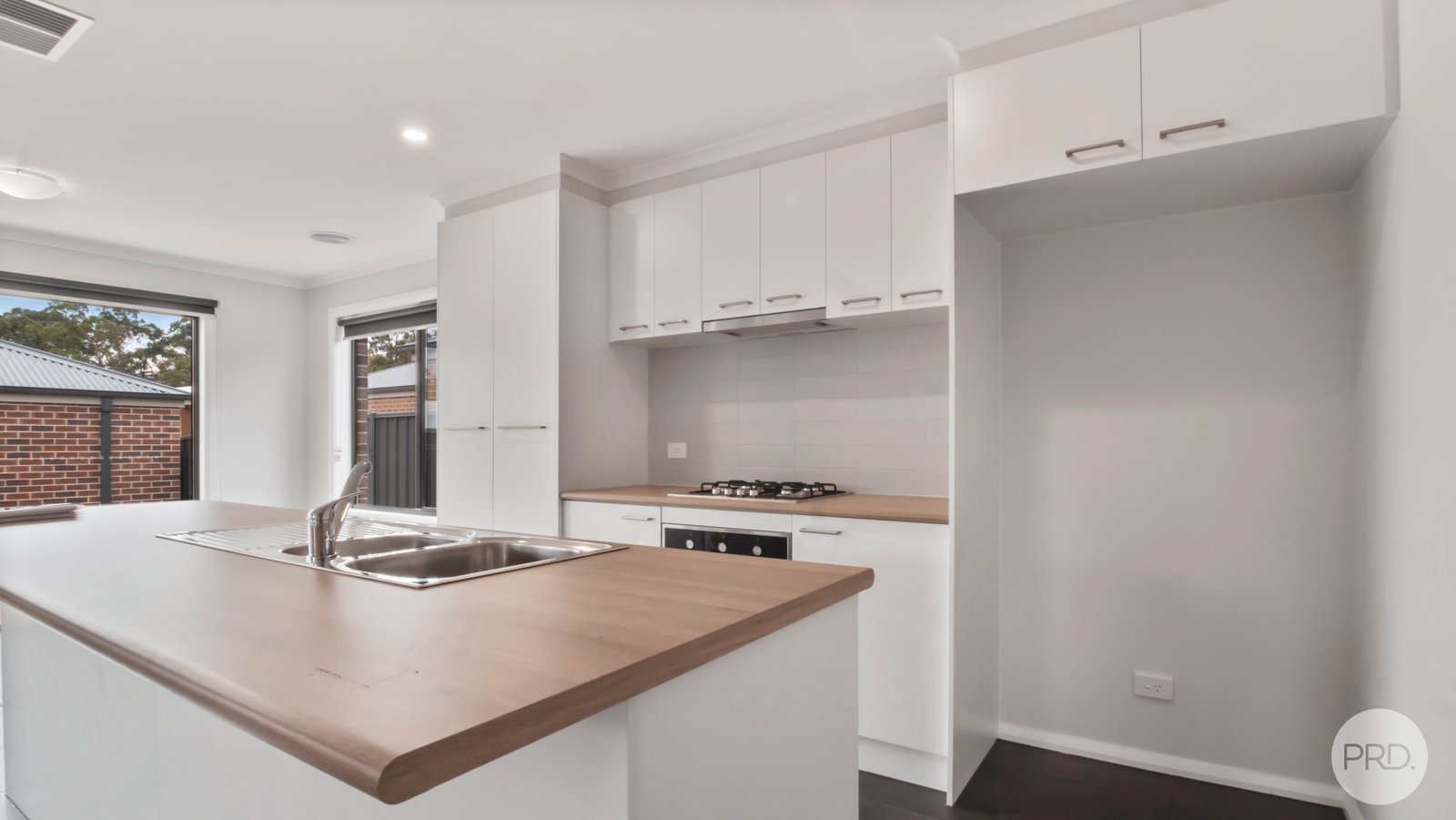 7 Friswell Avenue FLORA HILL 5