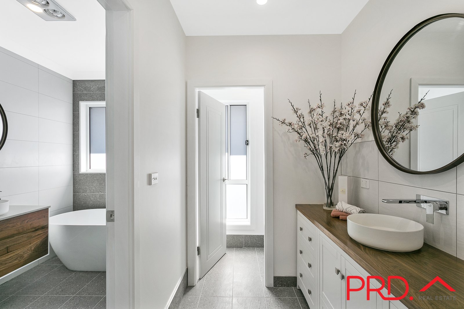 7 Galah Drive TAMWORTH 24