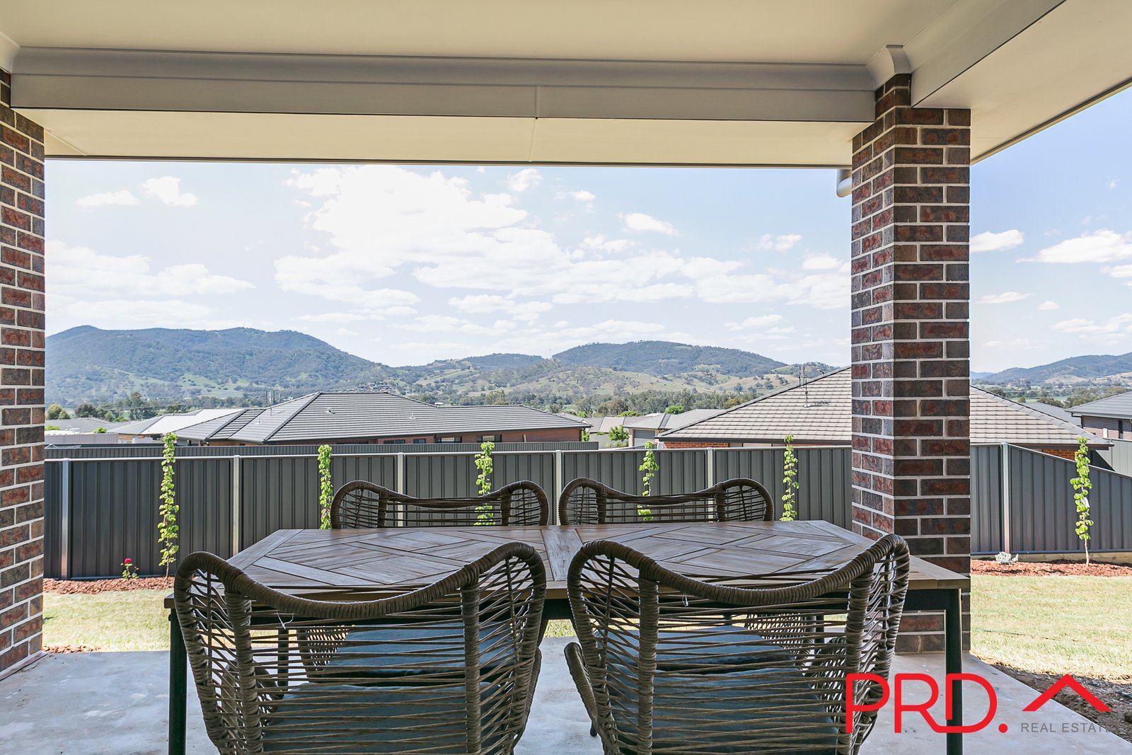 7 Galah Drive TAMWORTH 27