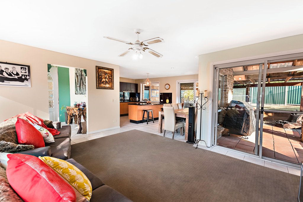 7 Gary Court CARRARA 5