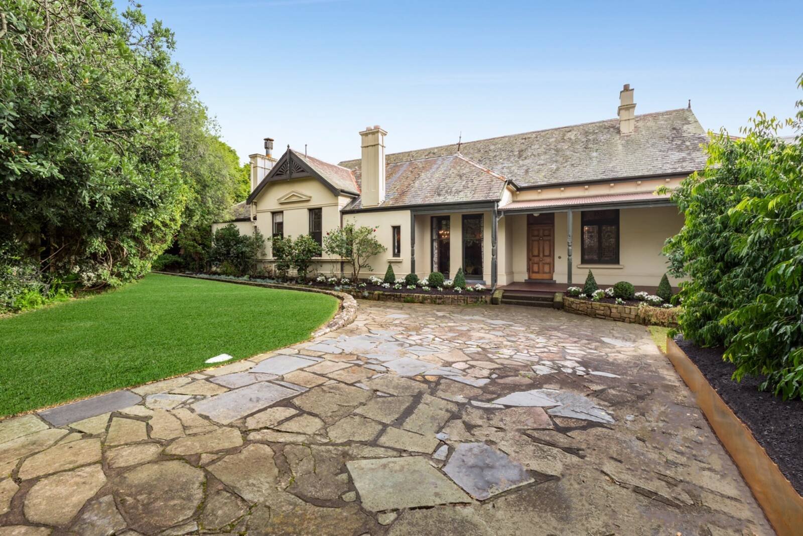 Real Estate and Property in 7 Gawith Court, Toorak, VIC