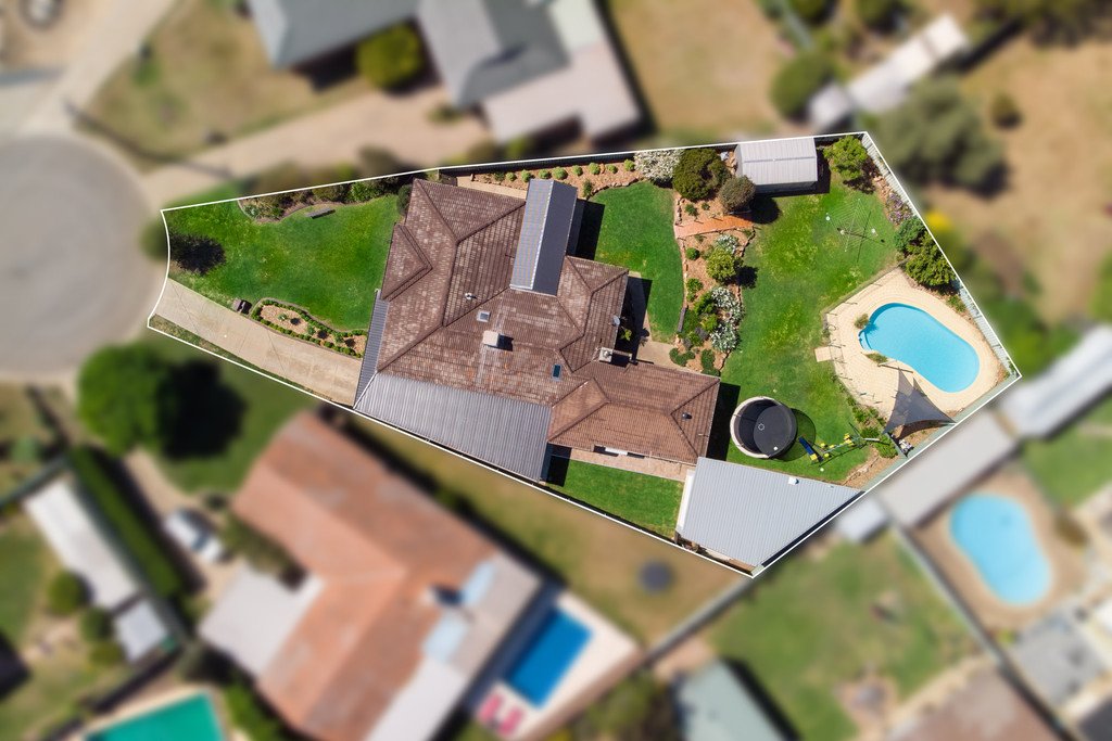 7 Giles Place LAKE ALBERT 15