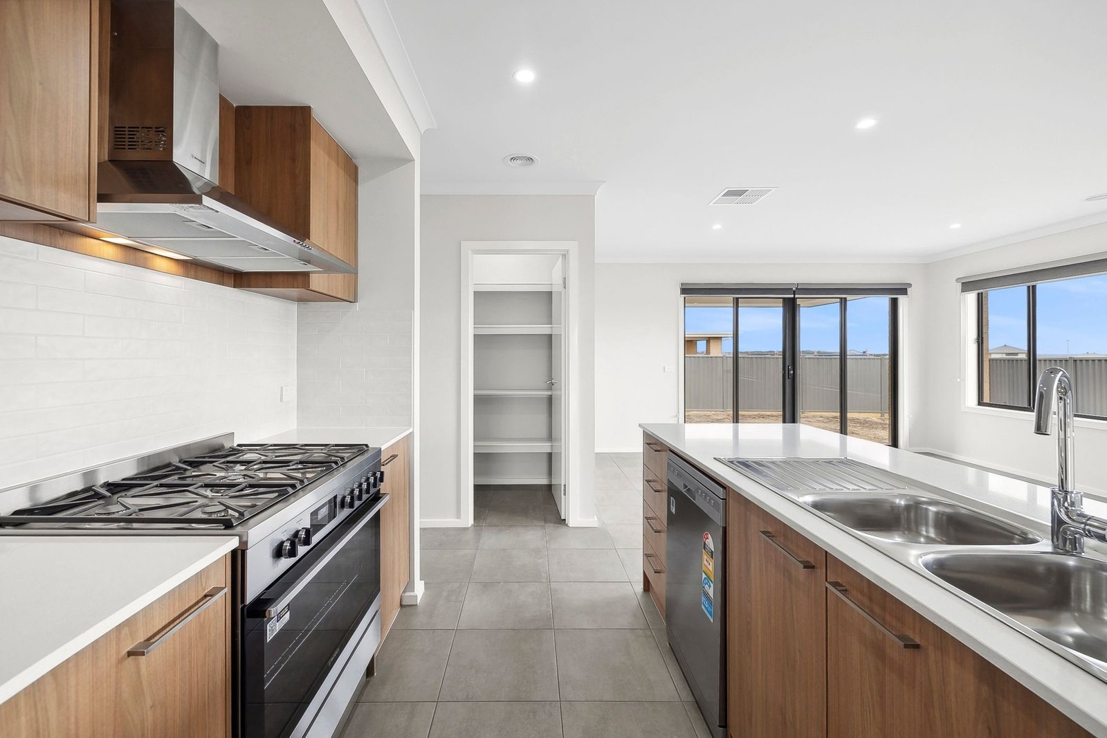 Gallery: 7 Gingell Way