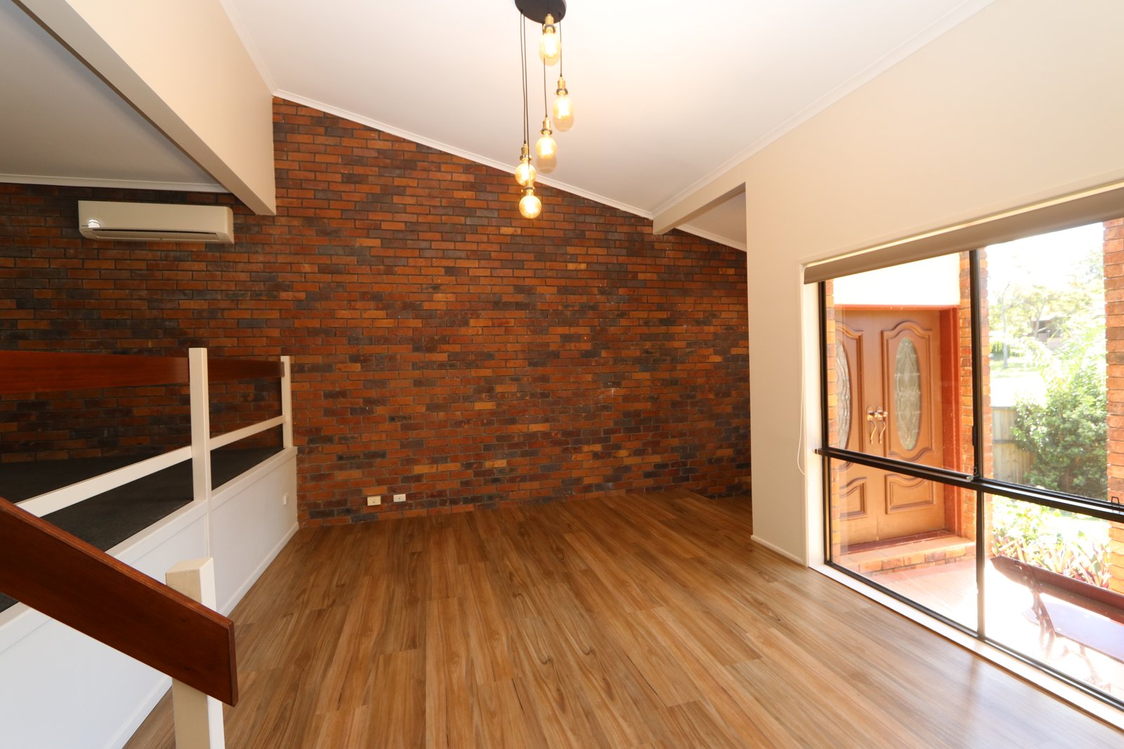7 Girraween Grove ASHMORE 7