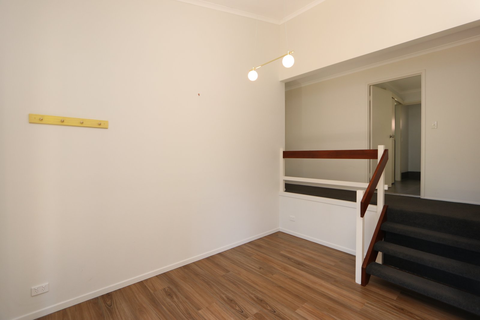 7 Girraween Grove ASHMORE 9