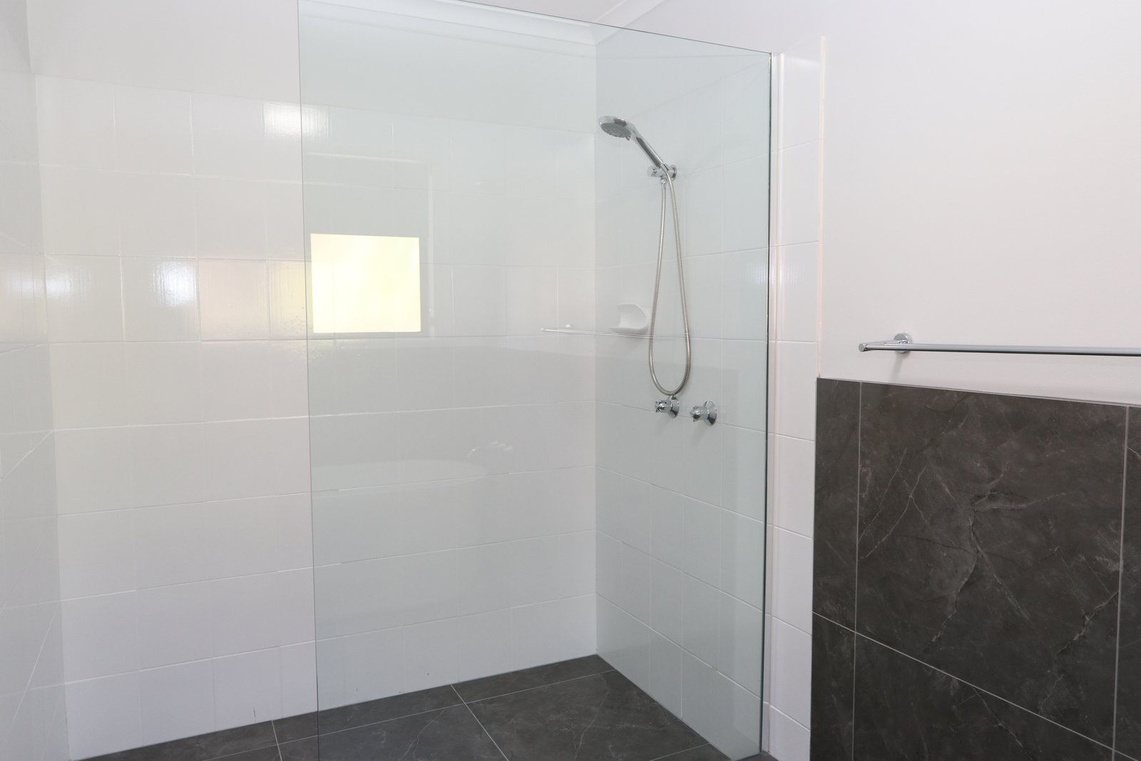 7 Girraween Grove ASHMORE 15