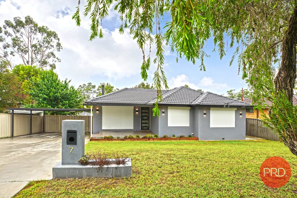 7 Gladswood Avenue SOUTH PENRITH 1