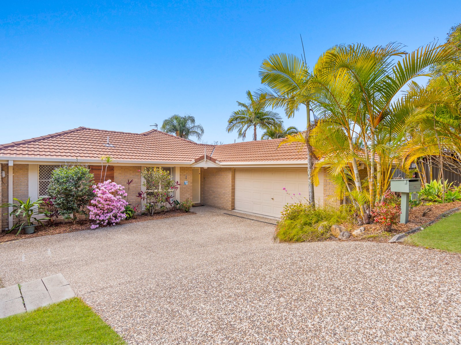 7 Goldvilla Drive ELANORA 4