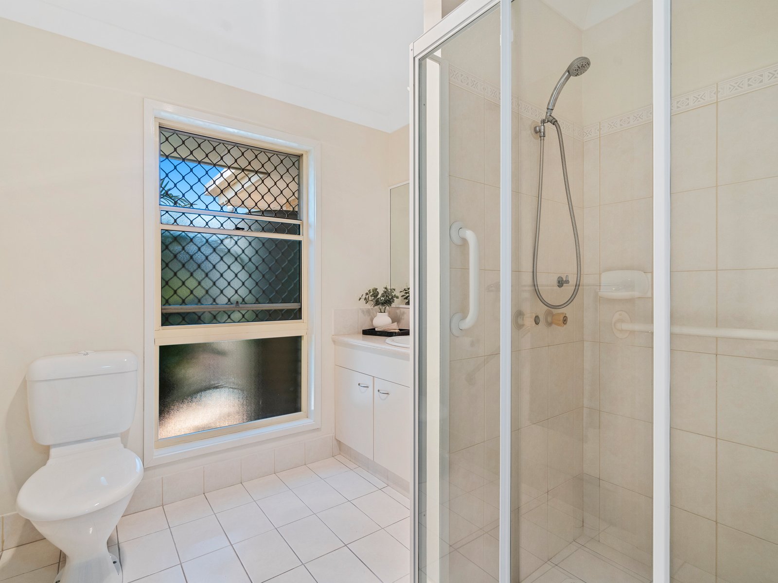 7 Goldvilla Drive ELANORA 11