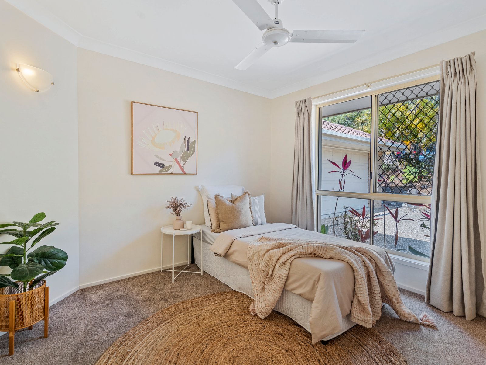 7 Goldvilla Drive ELANORA 12