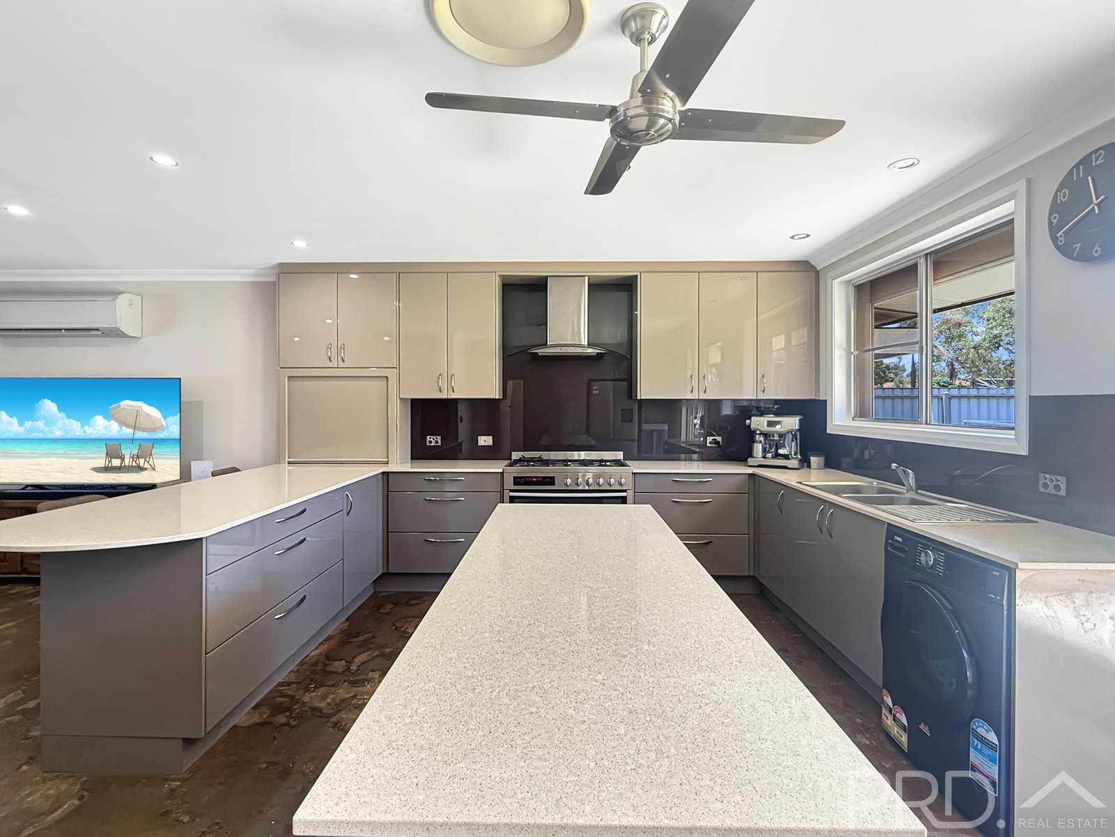 7 Hartog Crescent DAMPIER 11