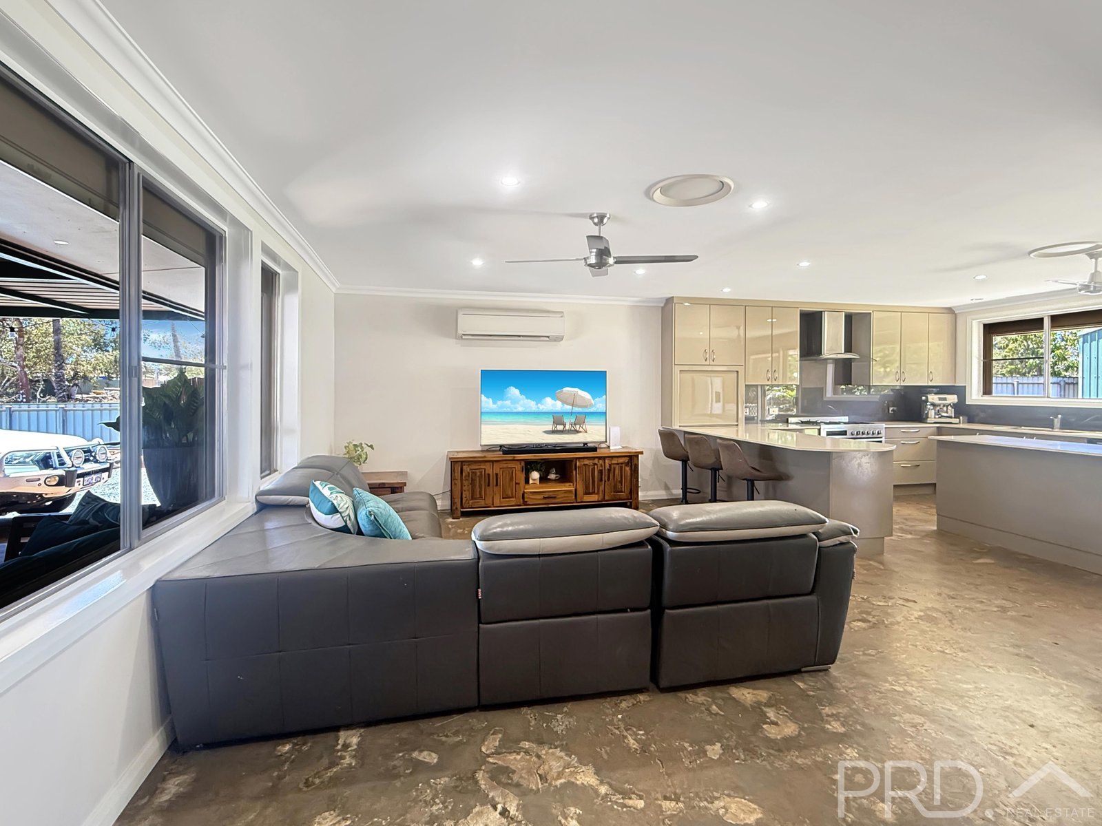 7 Hartog Crescent DAMPIER 13