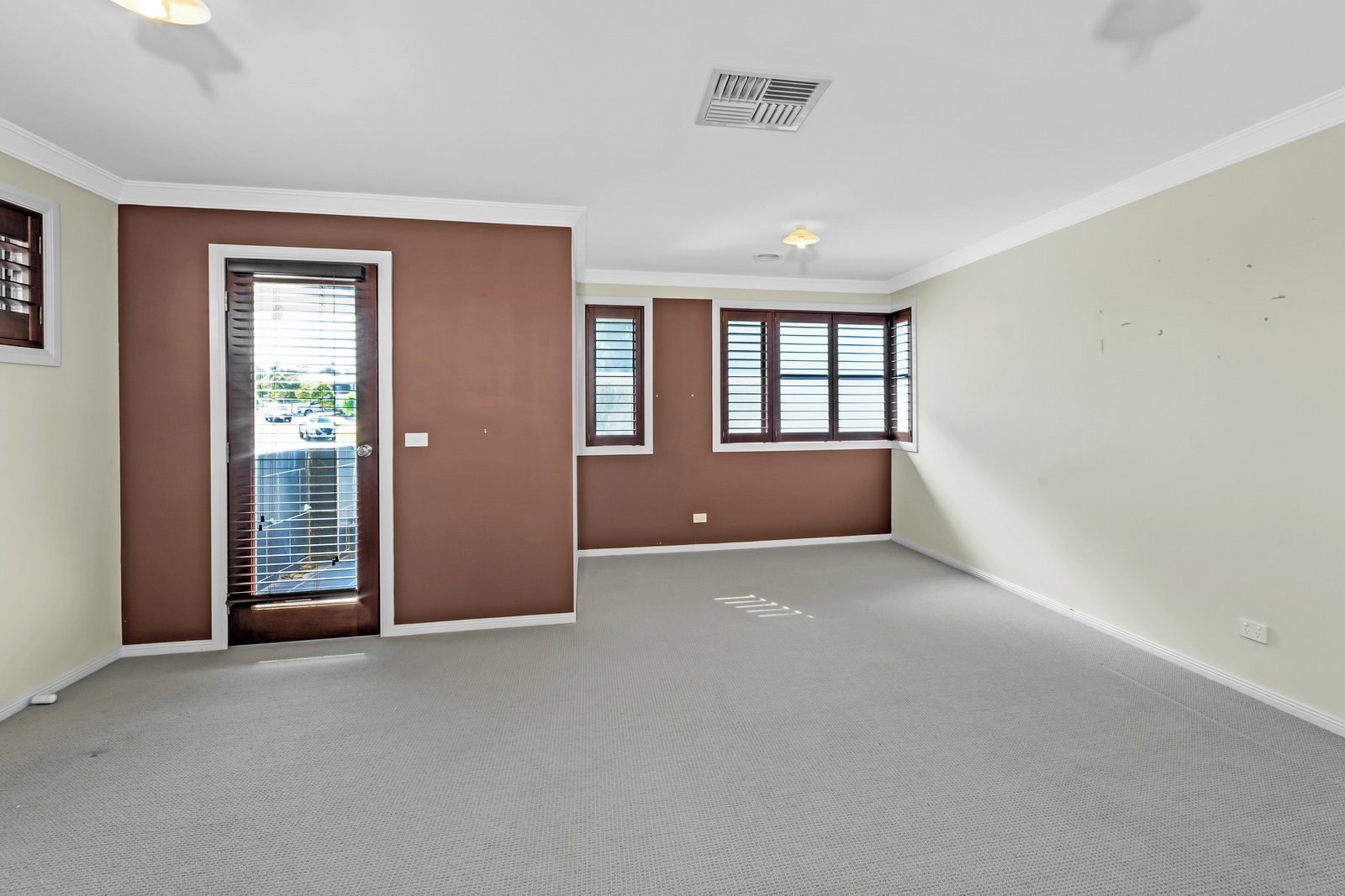 Gallery: 7 Headland Drive