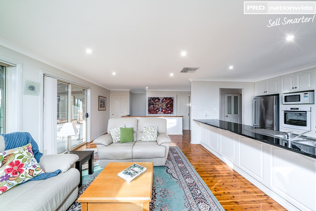 7 Headley Place KOORINGAL 10