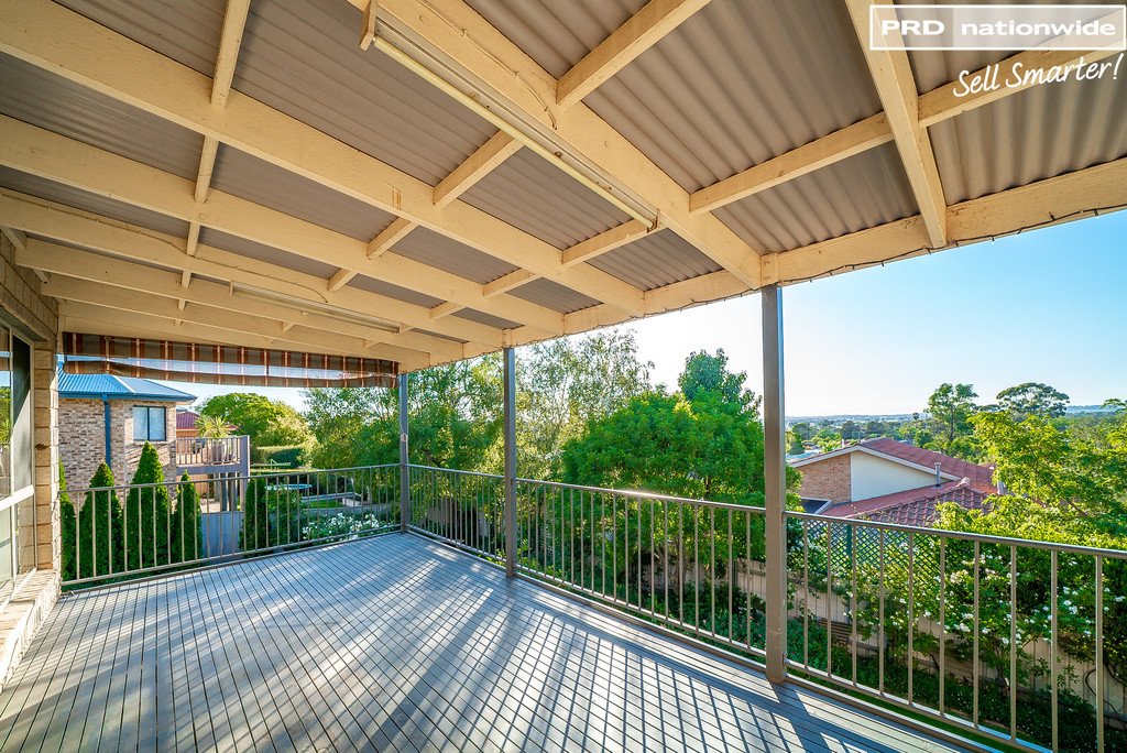 7 Headley Place KOORINGAL 12