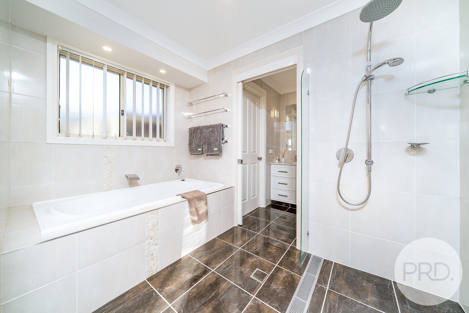 7 Headley Place KOORINGAL 10