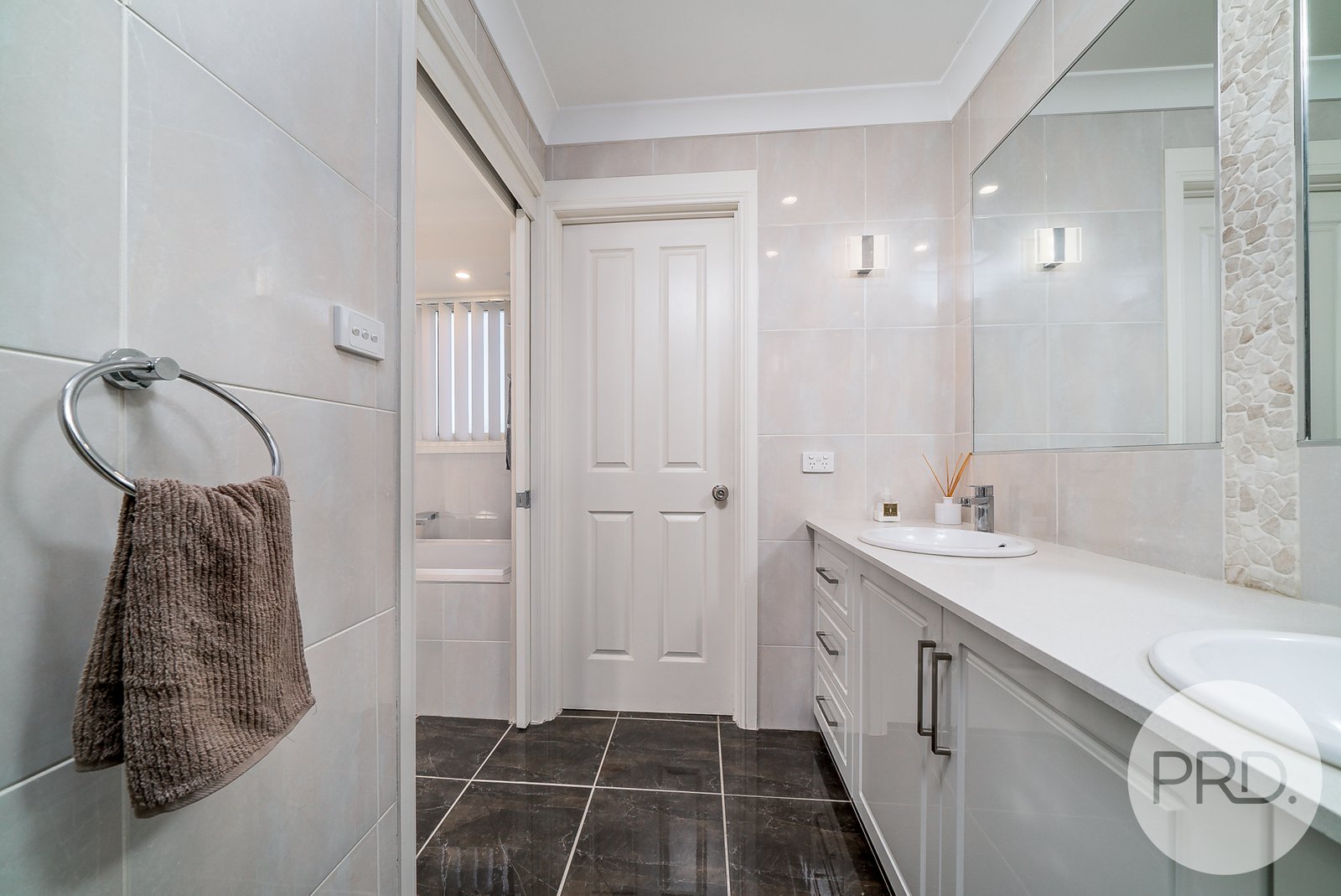 7 Headley Place KOORINGAL 11