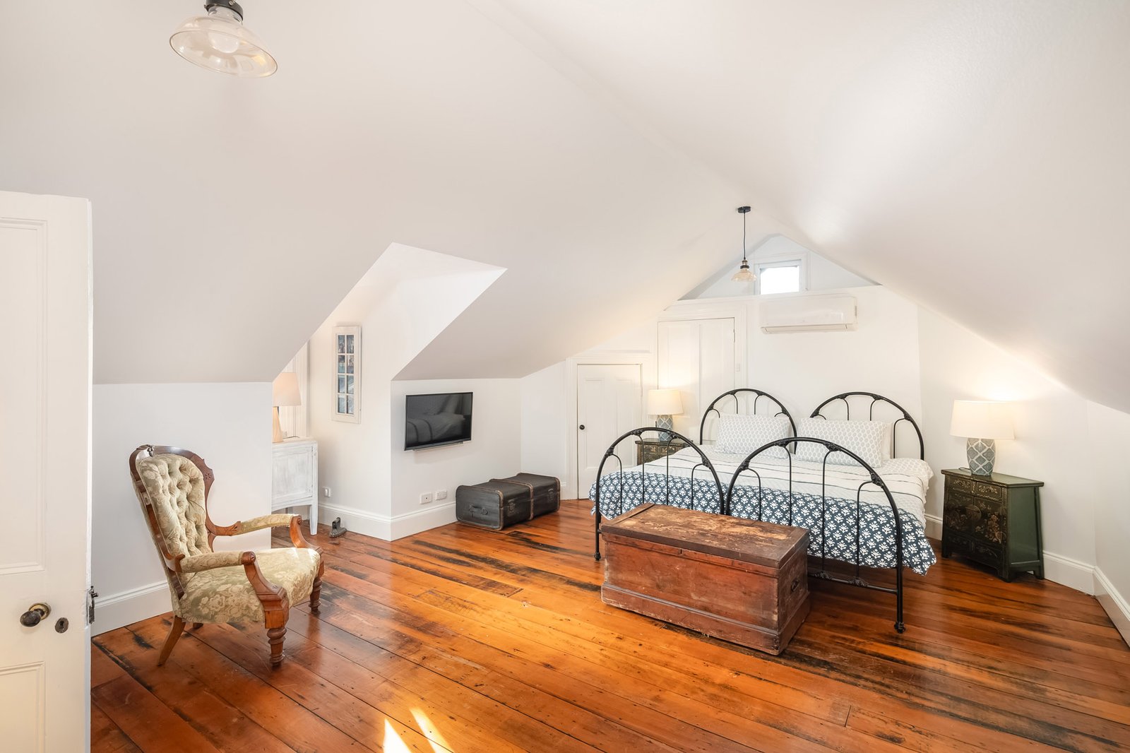 7 High Street MORPETH 16