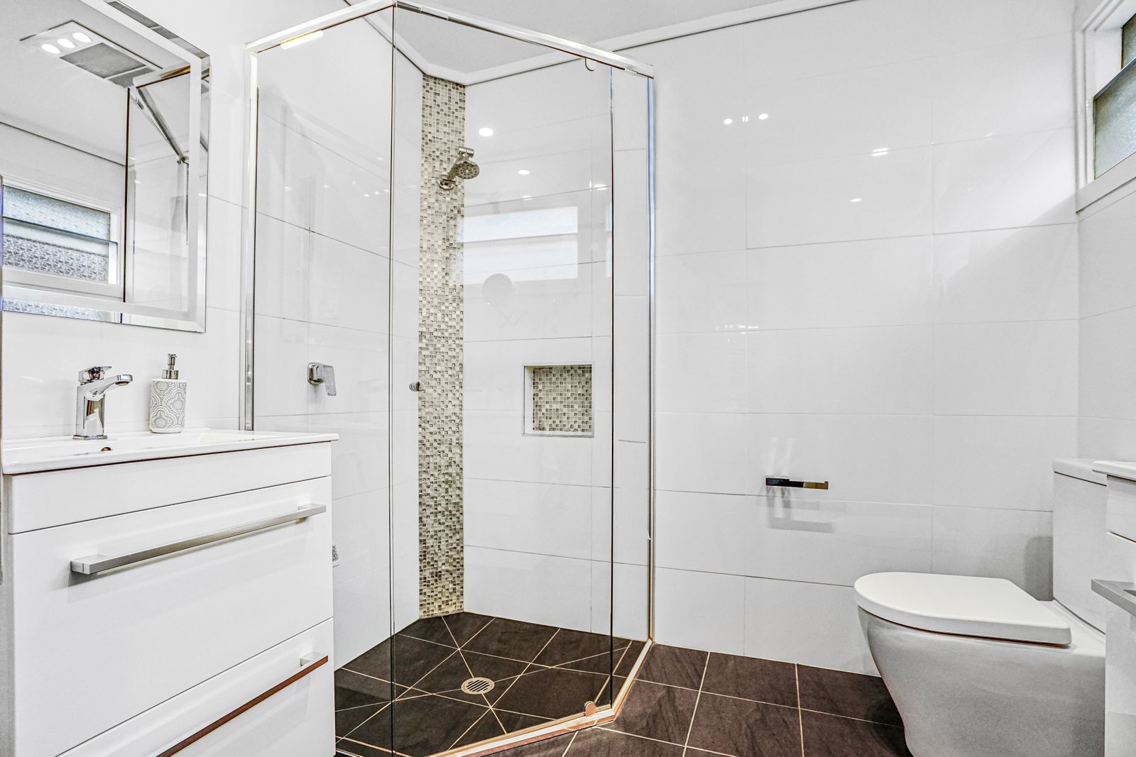 7 Hillview Ave  South Penrith 2