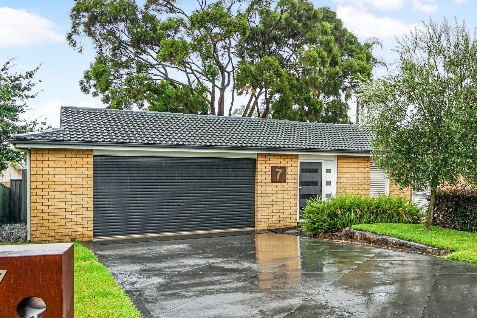 7 Hillview Ave  South Penrith 7