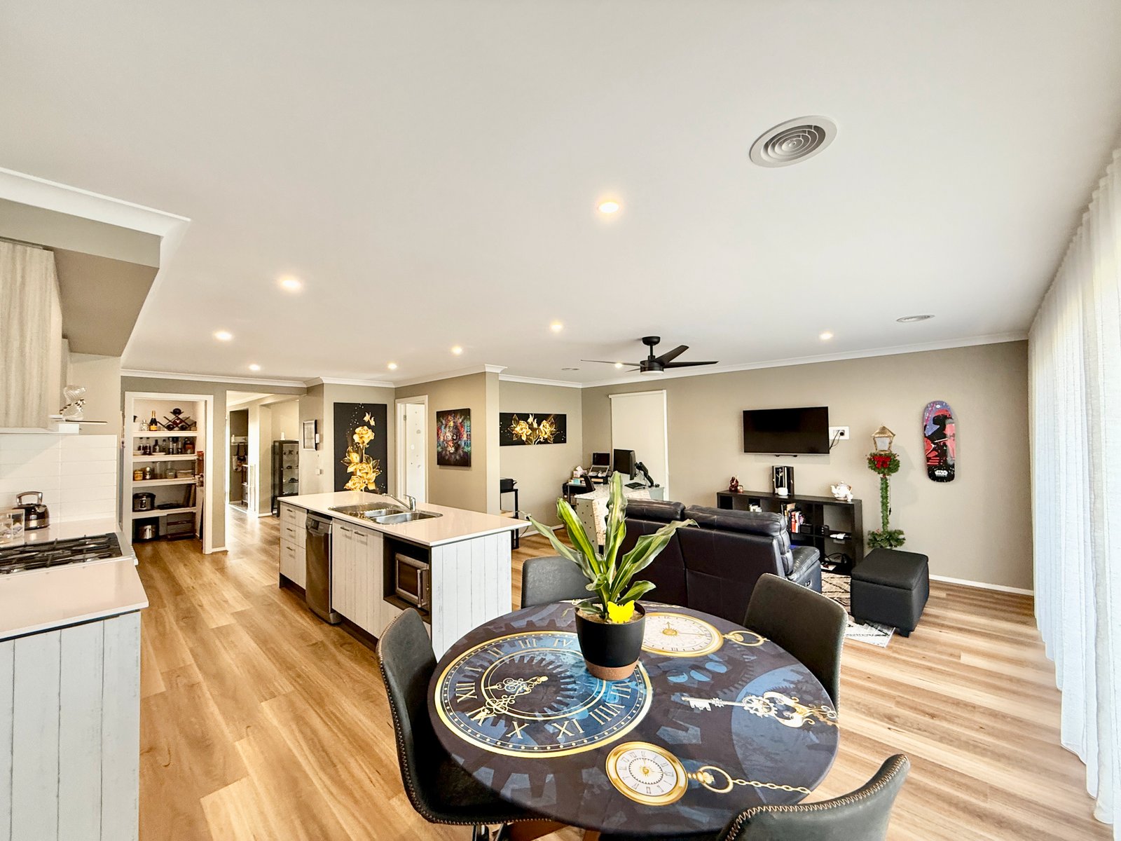 Gallery: 7 Homeland Way