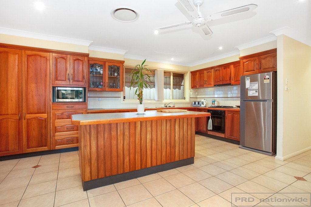 7 Honeyoak Drive ABERGLASSLYN 6