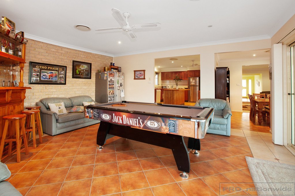 7 Honeyoak Drive ABERGLASSLYN 8