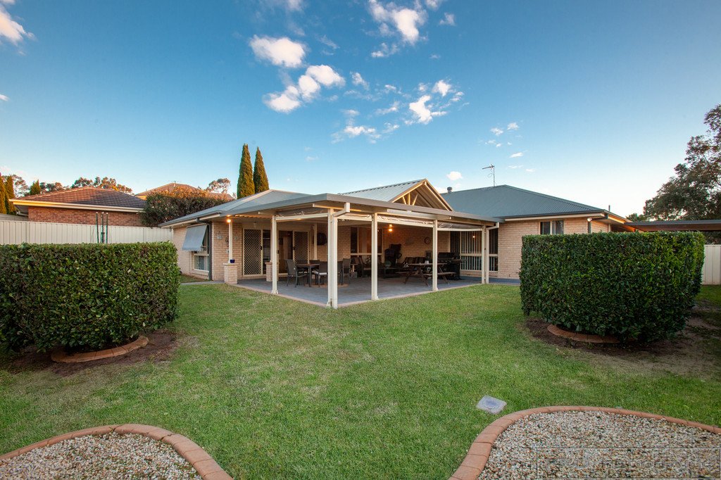 7 Honeyoak Drive ABERGLASSLYN 17