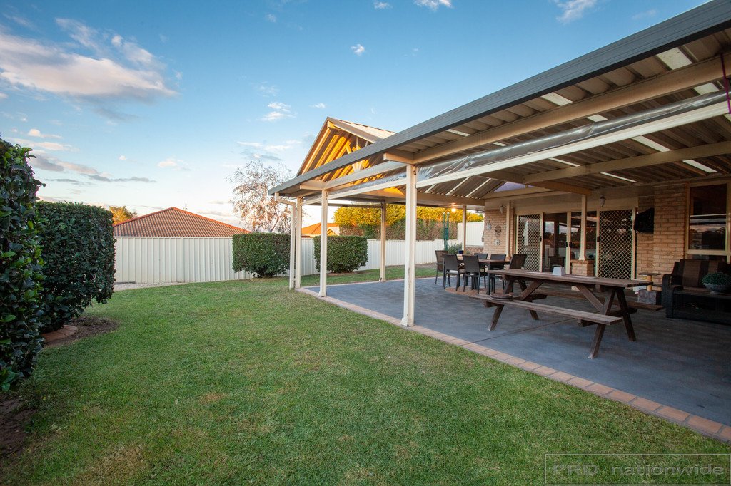 7 Honeyoak Drive ABERGLASSLYN 18